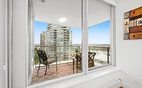 Water View Condo In Downtown Vancouver